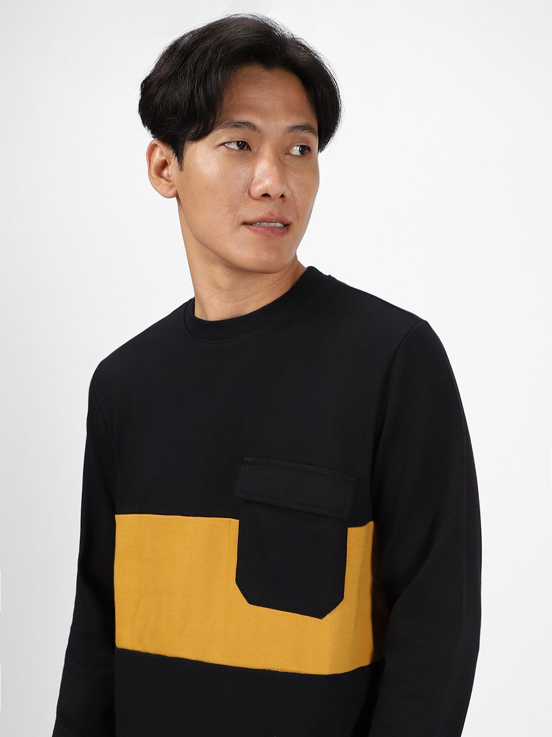 Urbano Fashion Men Colourblocked Pocket Sweatshirt