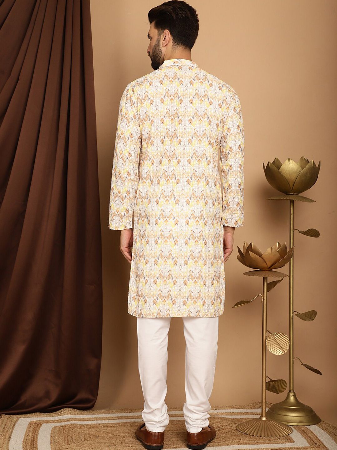 SOJANYA Floral Embroidered Thread Work Pure Cotton Straight Kurta with Churidar