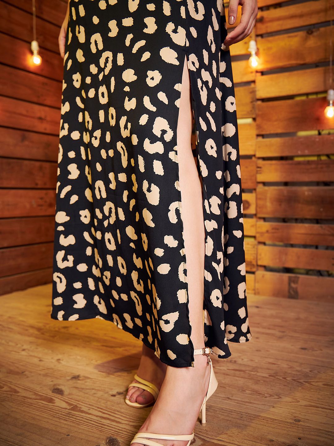 Berrylush Black Flared Maxi Skirt