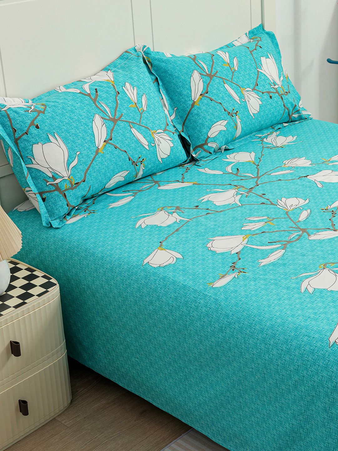 Story@home Sea Green White Floral 144 TC Cotton 1 Queen Bedsheet with 2 Pillow Covers