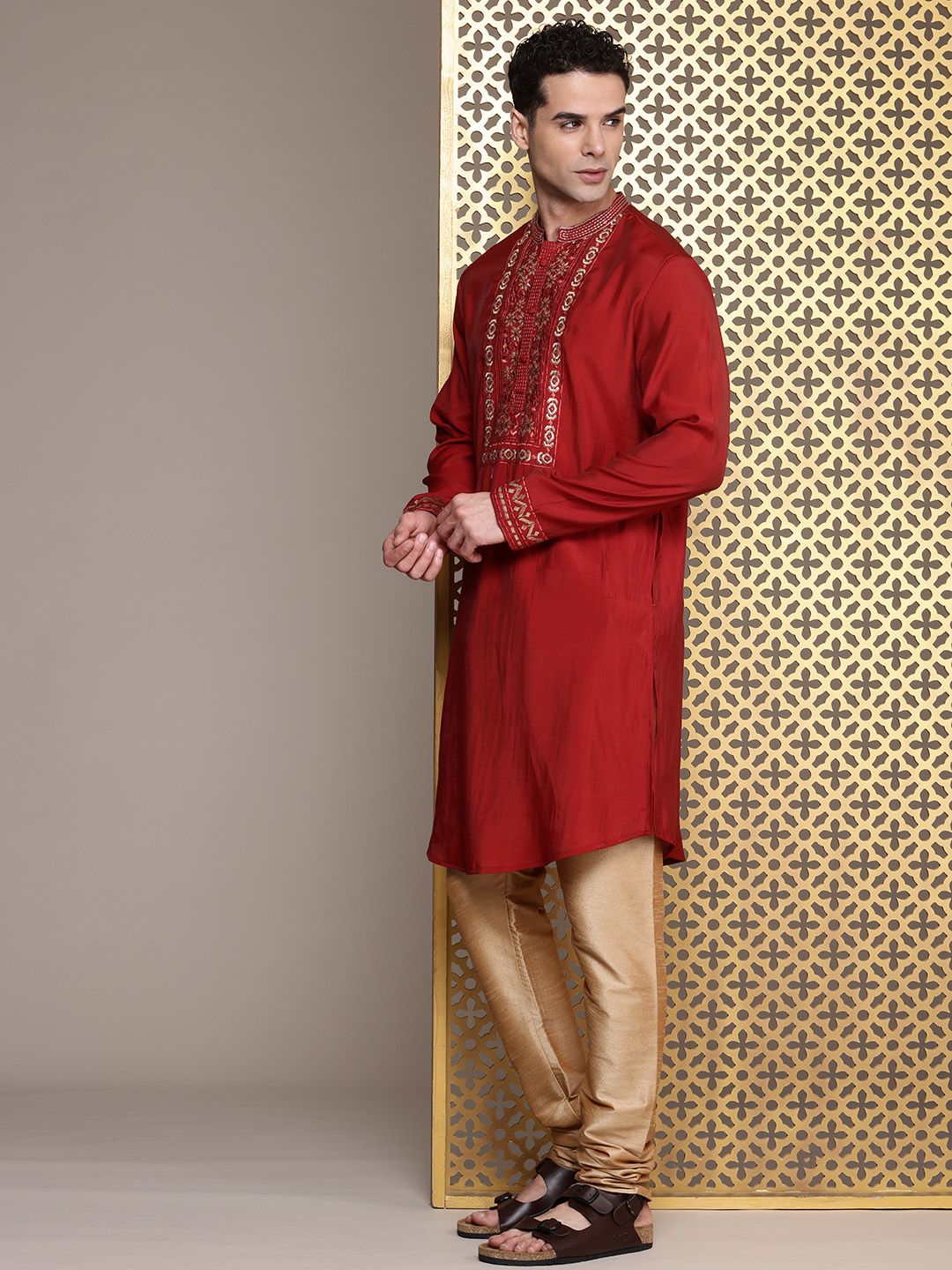 House of Pataudi Floral Yoke Design Mandarin Collar Thread Work Jashn Kurta