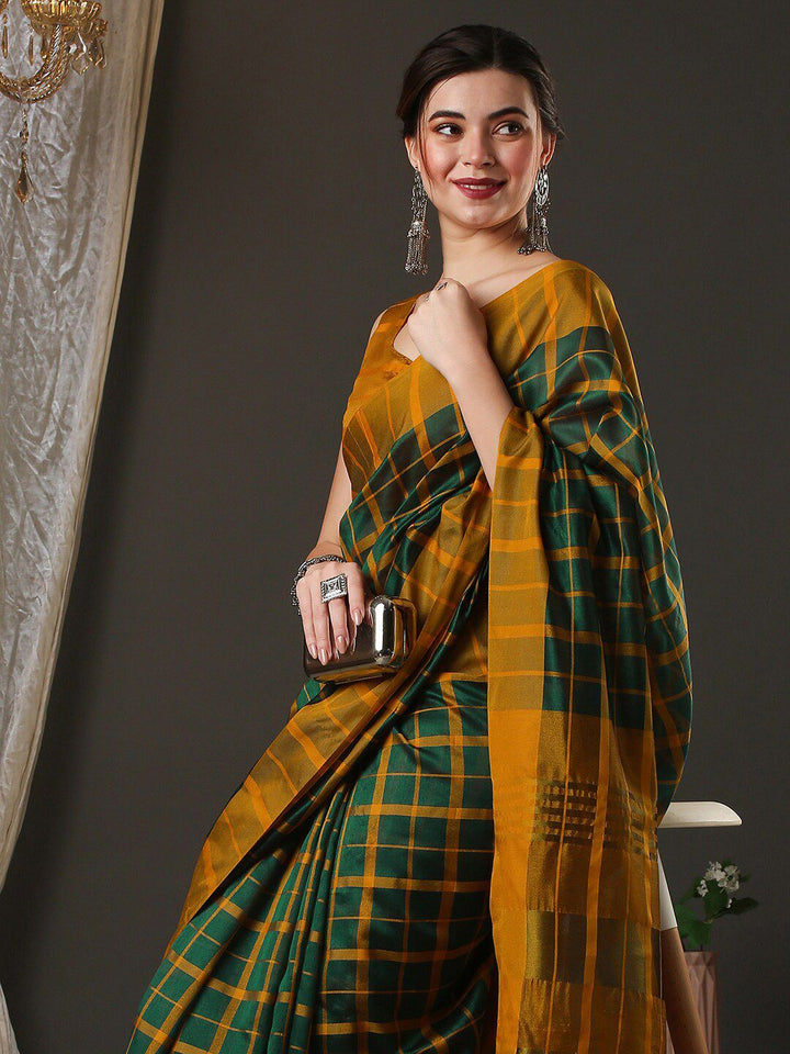 Saree mall Checks Silk Blend Saree