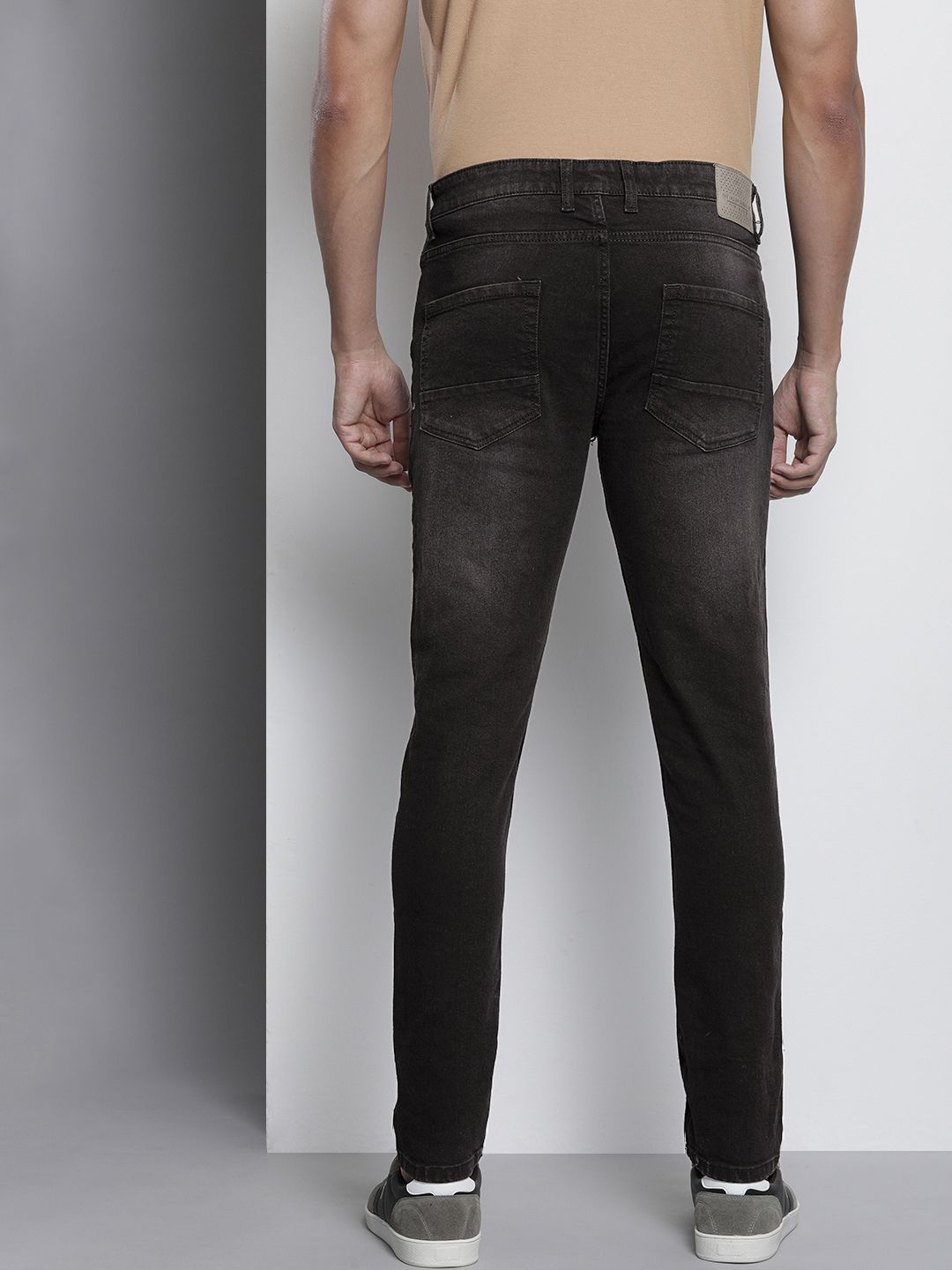The Indian Garage Co Men Slim Fit Light Fade Stretchable Jeans