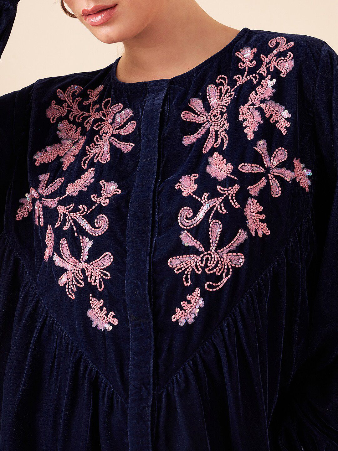 Antheaa Women Embroidered Velvet Tailored Jacket