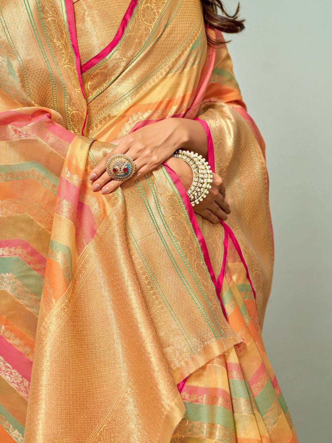 KALINI Women Silk Blend Woven Banarasi Saree With Blouse Piece