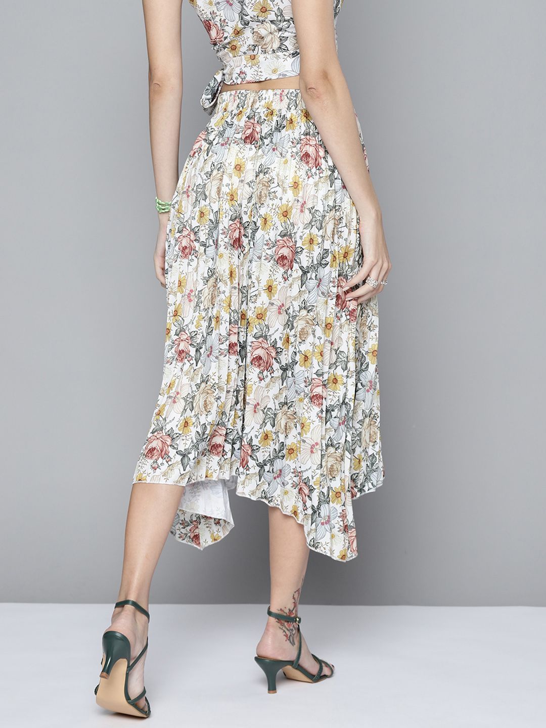 SASSAFRAS Women Off-White & Green Floral Accordion Pleated Asymmetric Skirt