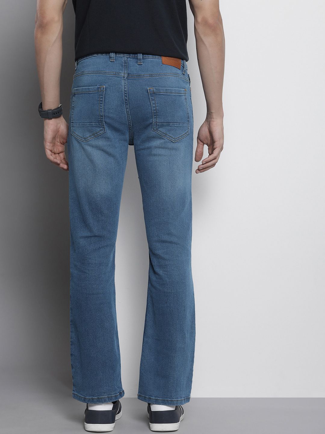 The Indian Garage Co Men Blue Bootcut Light Fade Stretchable Jeans