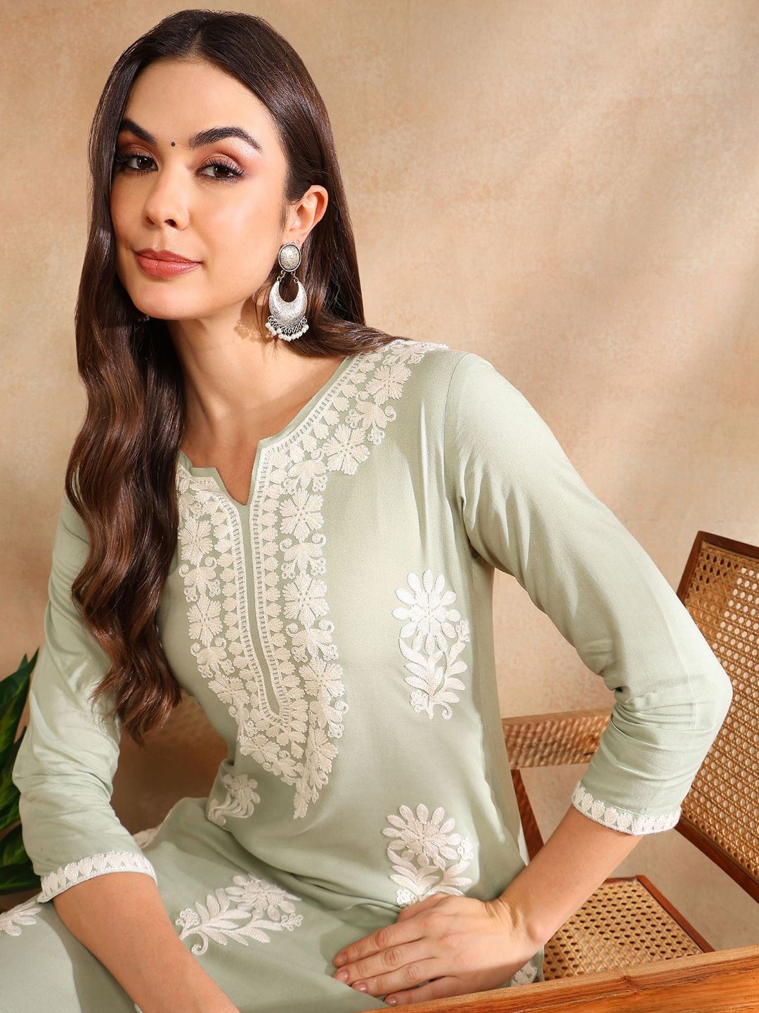 KALINI Floral Embroidered Notch Neck Chikankari Straight Kurta