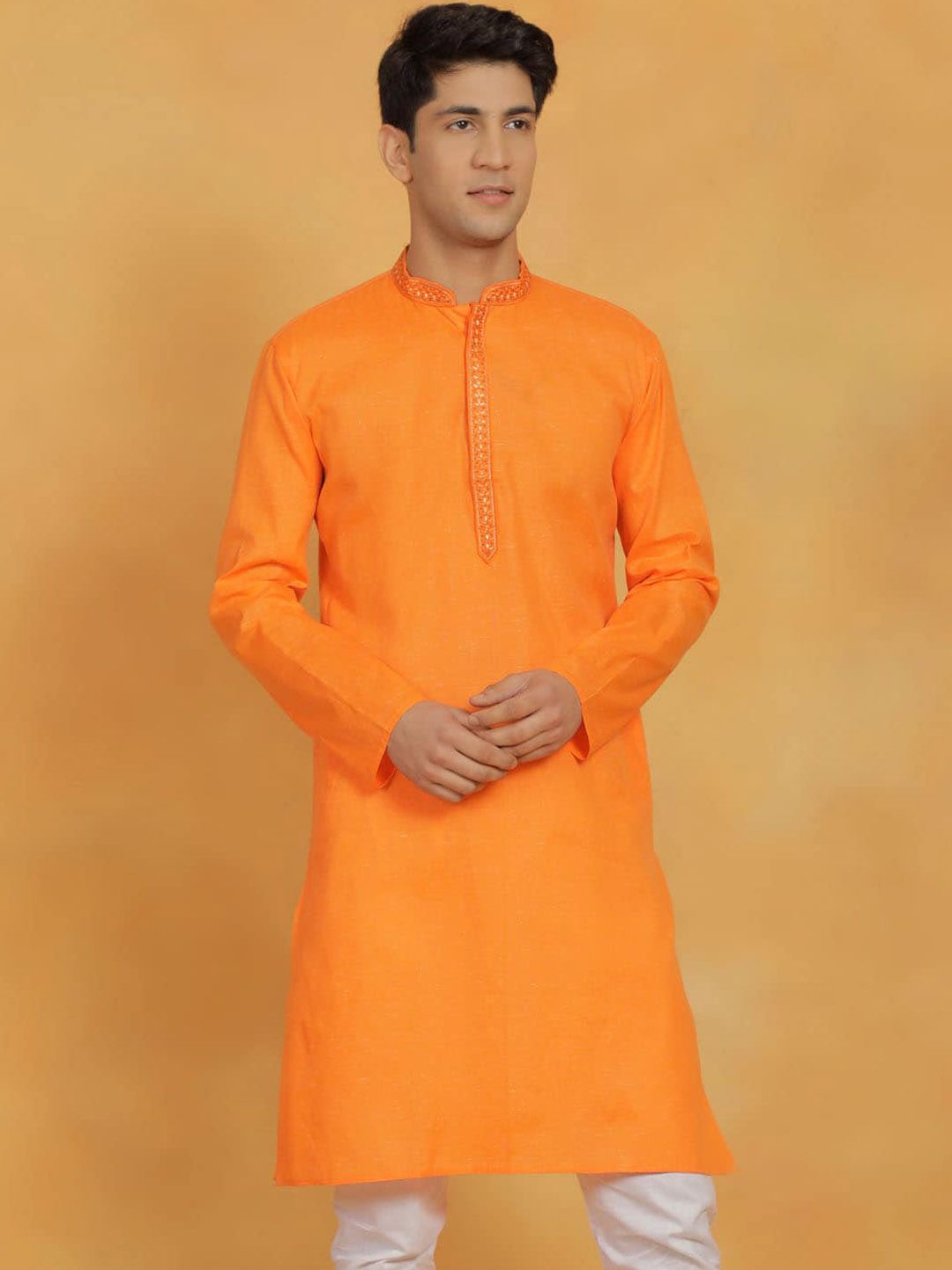 VASTRAMAY Mandarin Collar Thread Work Cotton Straight Kurta