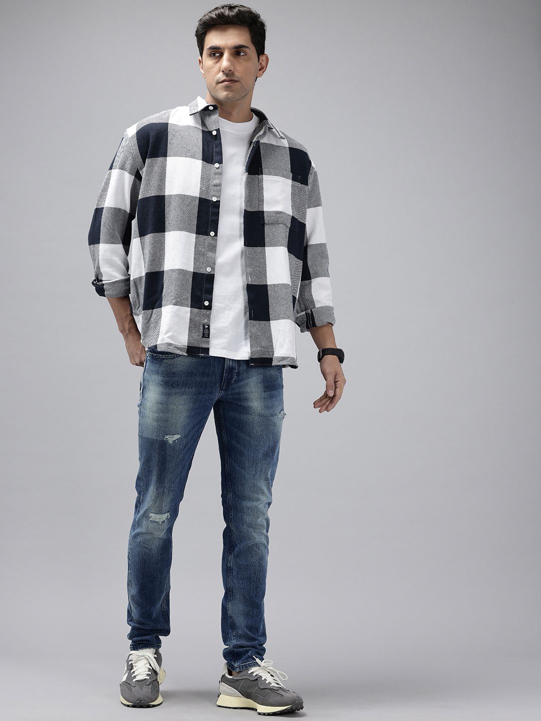 Spykar Men Skinny Slim Fit Rendah Berat Low-Infressed Heavy Fade Jeans