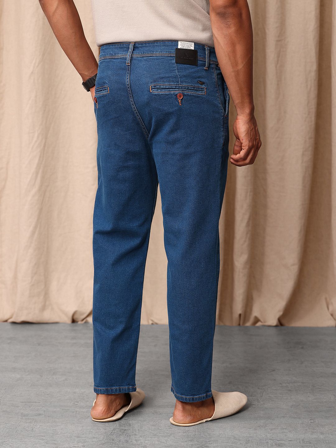 Mr Bowerbird Men Tapered Fit Mid-Rise Light Fade Pleated Stretchable Jeans