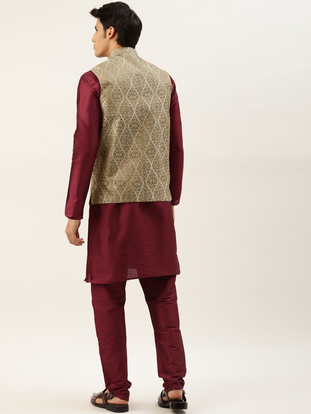 SOJANYA Men Maroon Kurta with Churidar & Nehru Jacket
