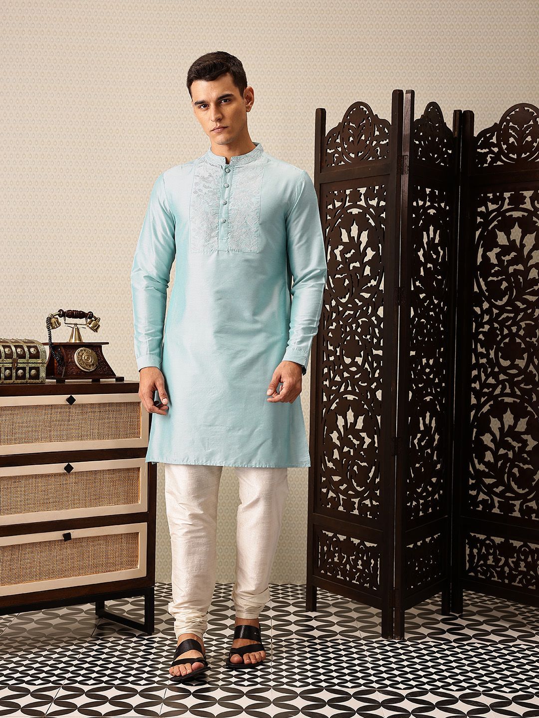 House of Pataudi Floral Embroidered Thread Work Jashn Kurta