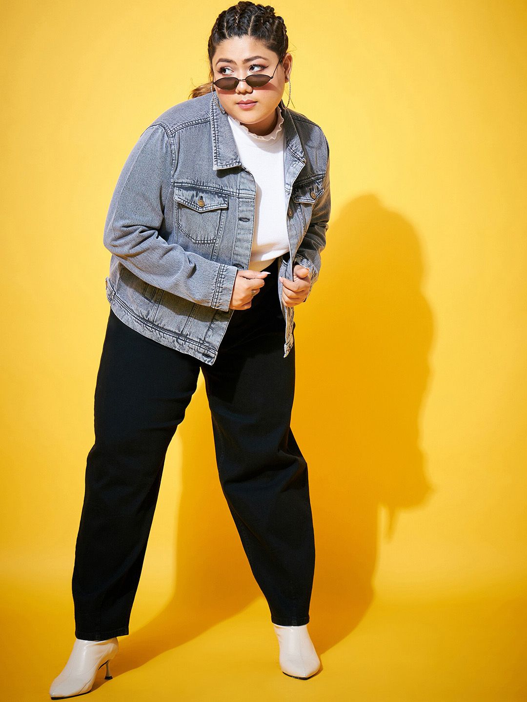 SASSAFRAS Curve Plus Size Washed Denim Jacket