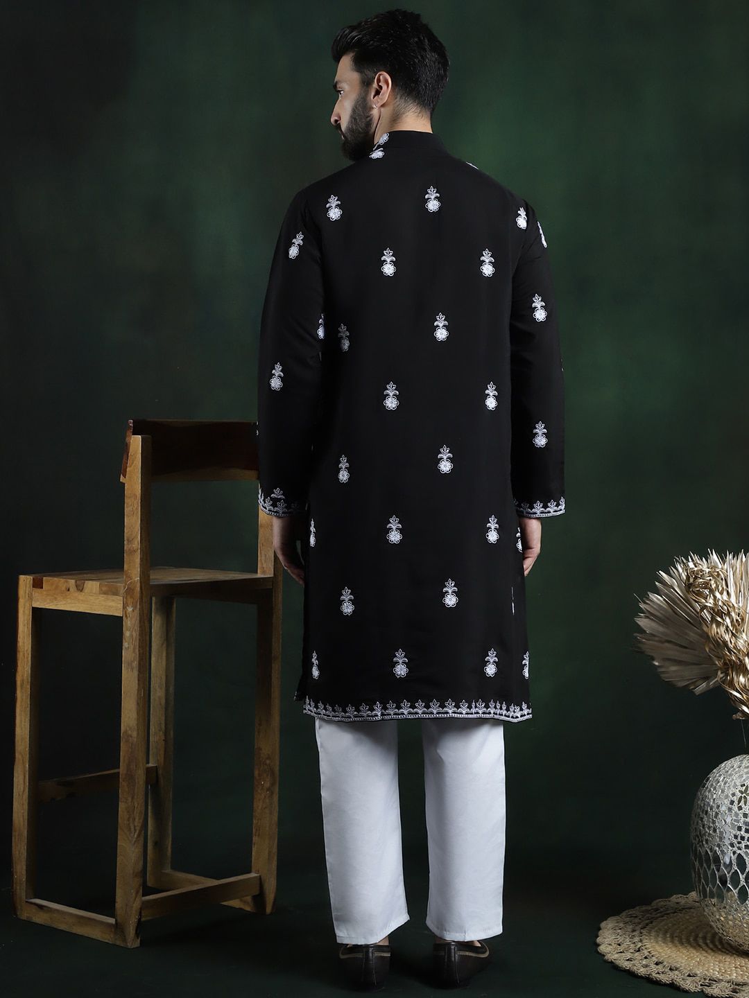 SOJANYA LUXE Sulam Bunga Biasa Benang Kerja Pure Cotton Kurta dengan Seluar