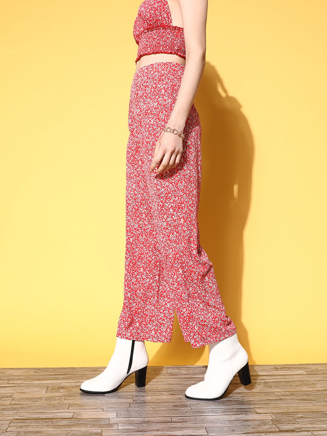 Berrylush Women Red Floral Printed Relaxed Loose Fit High-Rise Trousers