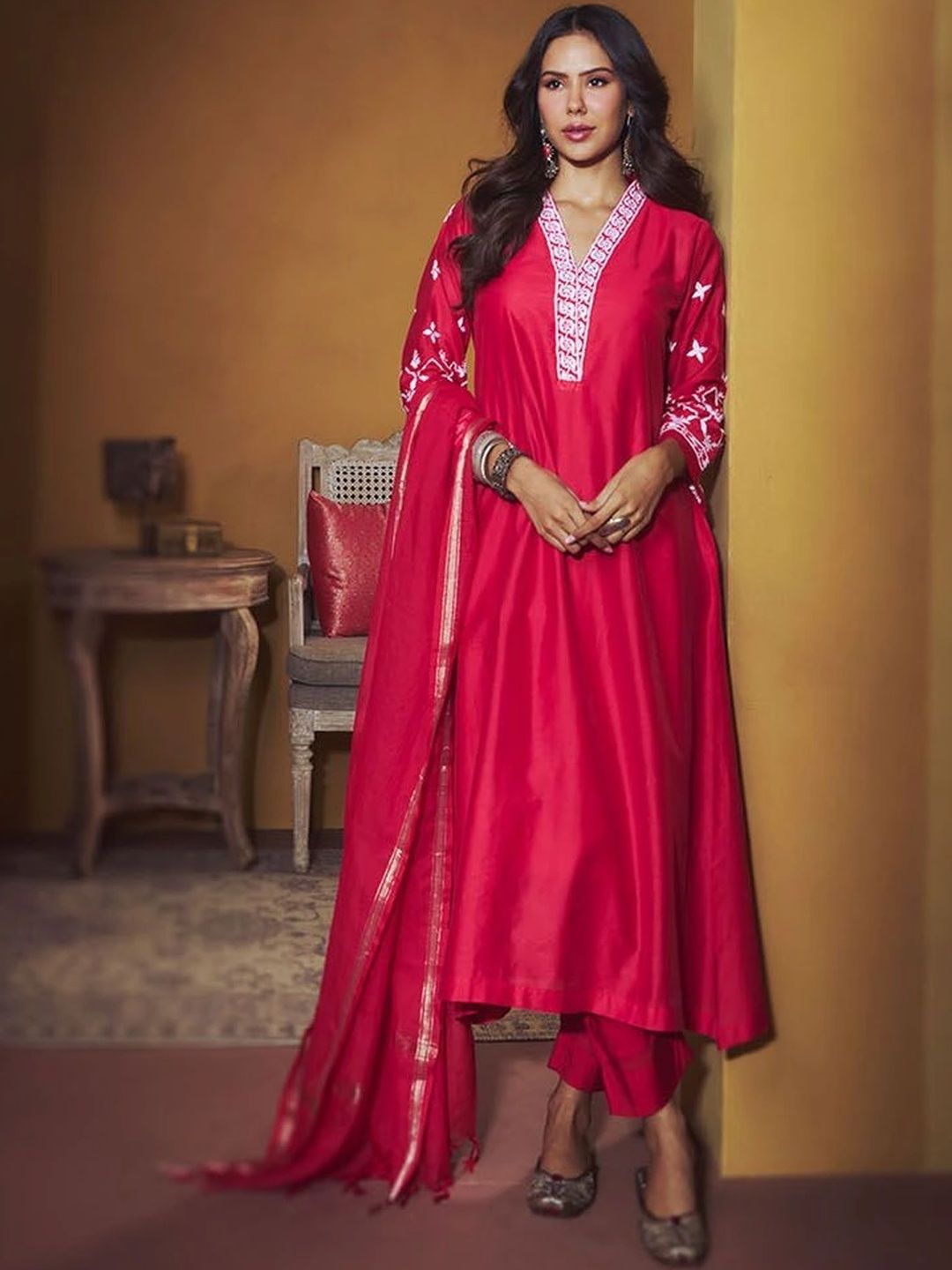House of Chikankari Women Regular Chikankari Chanderi Silk Kurta with Trousers