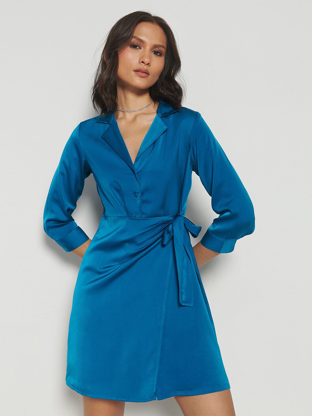AND Lapel Collar Cuffed Sleeves Tie-Up Detailed A-Line Dress