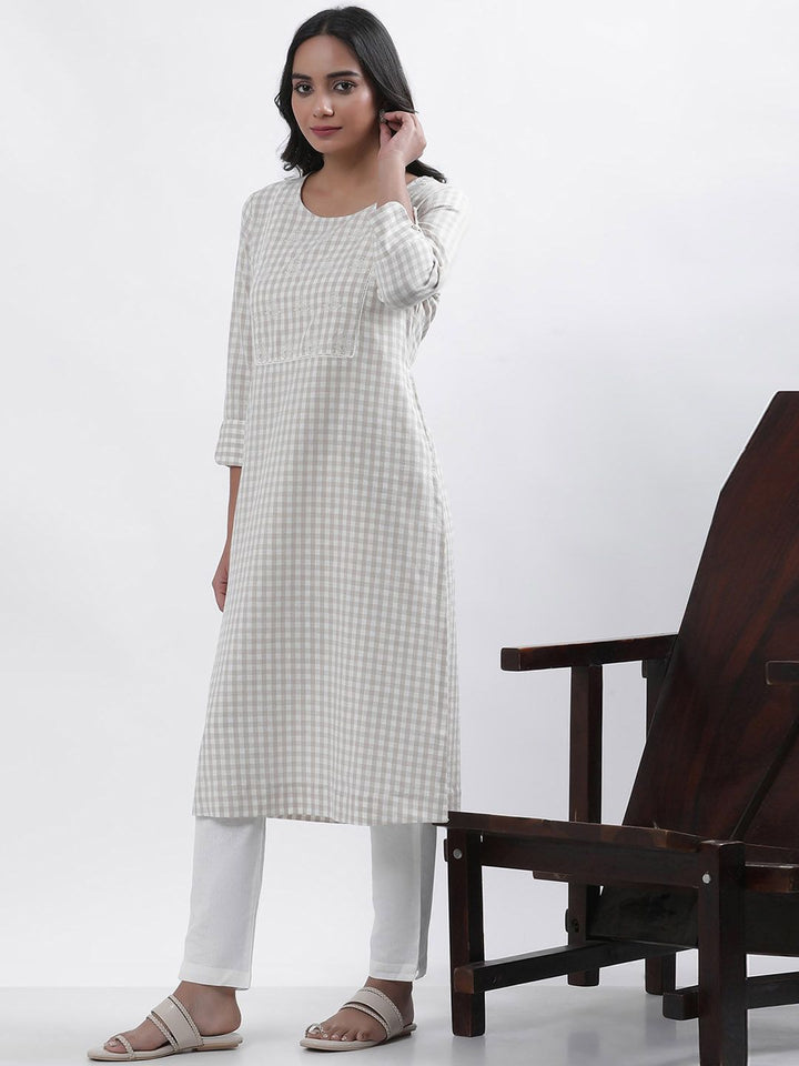 W Women Checked Thread Work A-Line Kurta