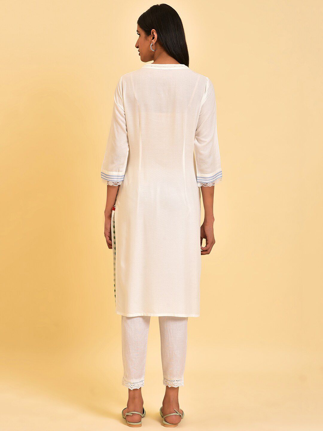 W White & Blue Ethnic Motifs Printed Mirror Work Mandarin Collar Kurta