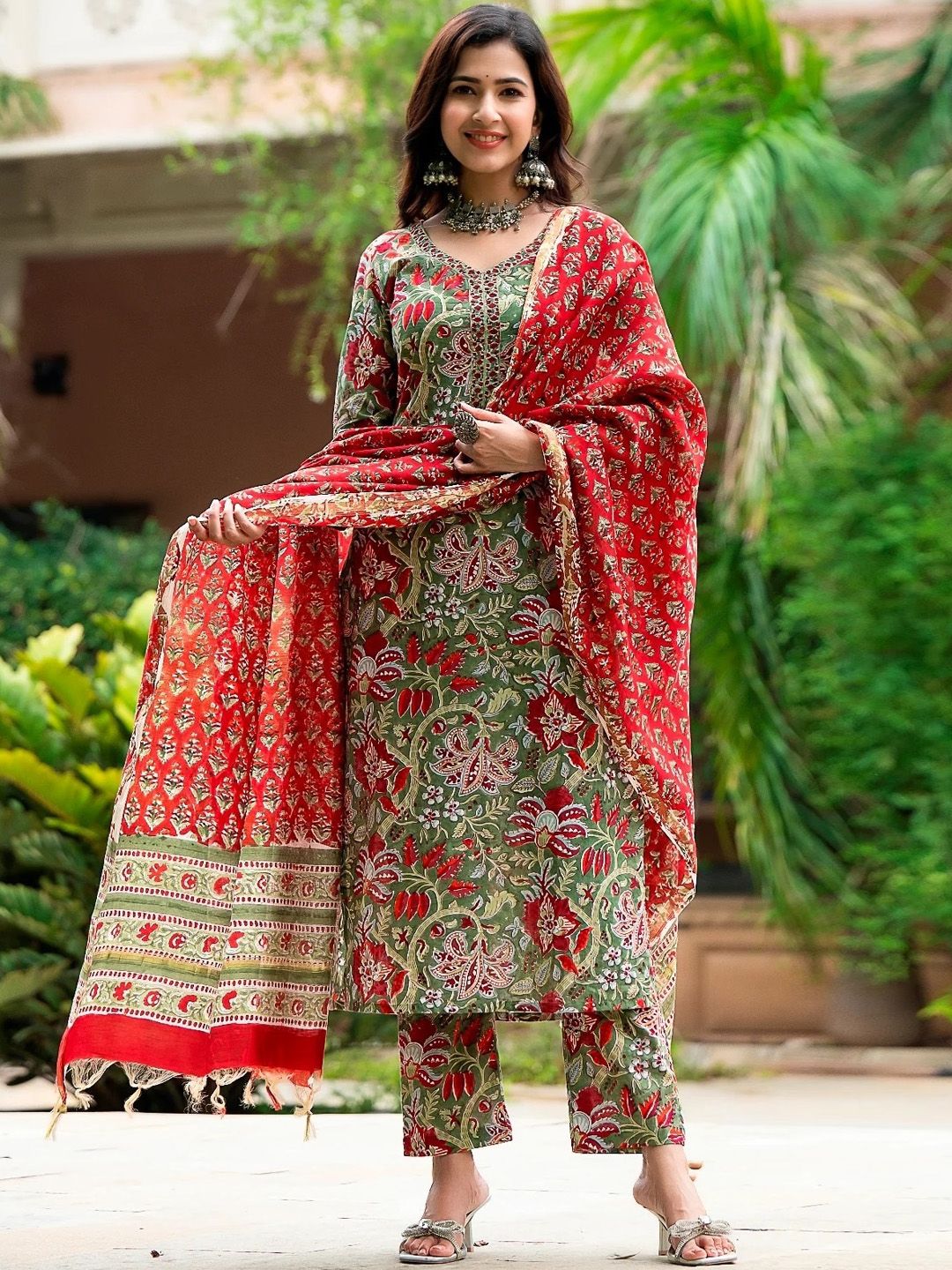 KALINI Floral Printed Regular Straight Kurta wWith Trousers & Dupatta