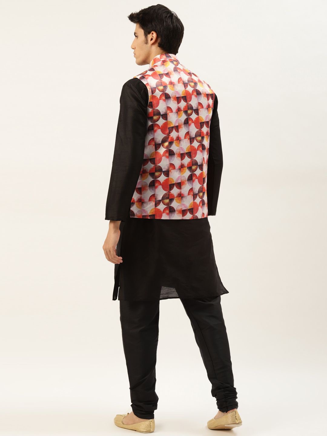 SOJANYA Men Black Kurta with Churidar & Nehru Jacket