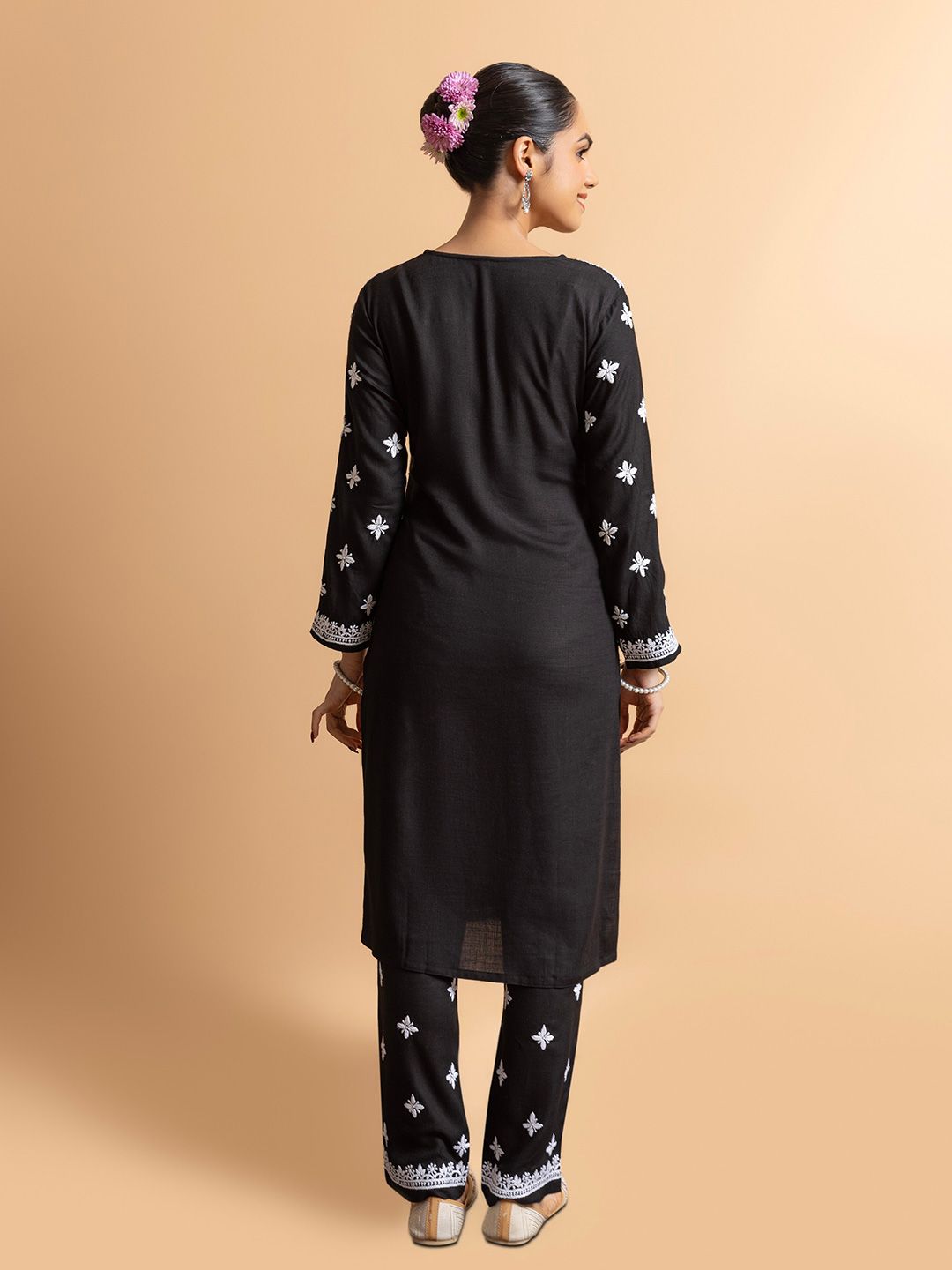 HOUSE OF KARI Floral Embroidered Chikankari Straight Kurta With Trouser