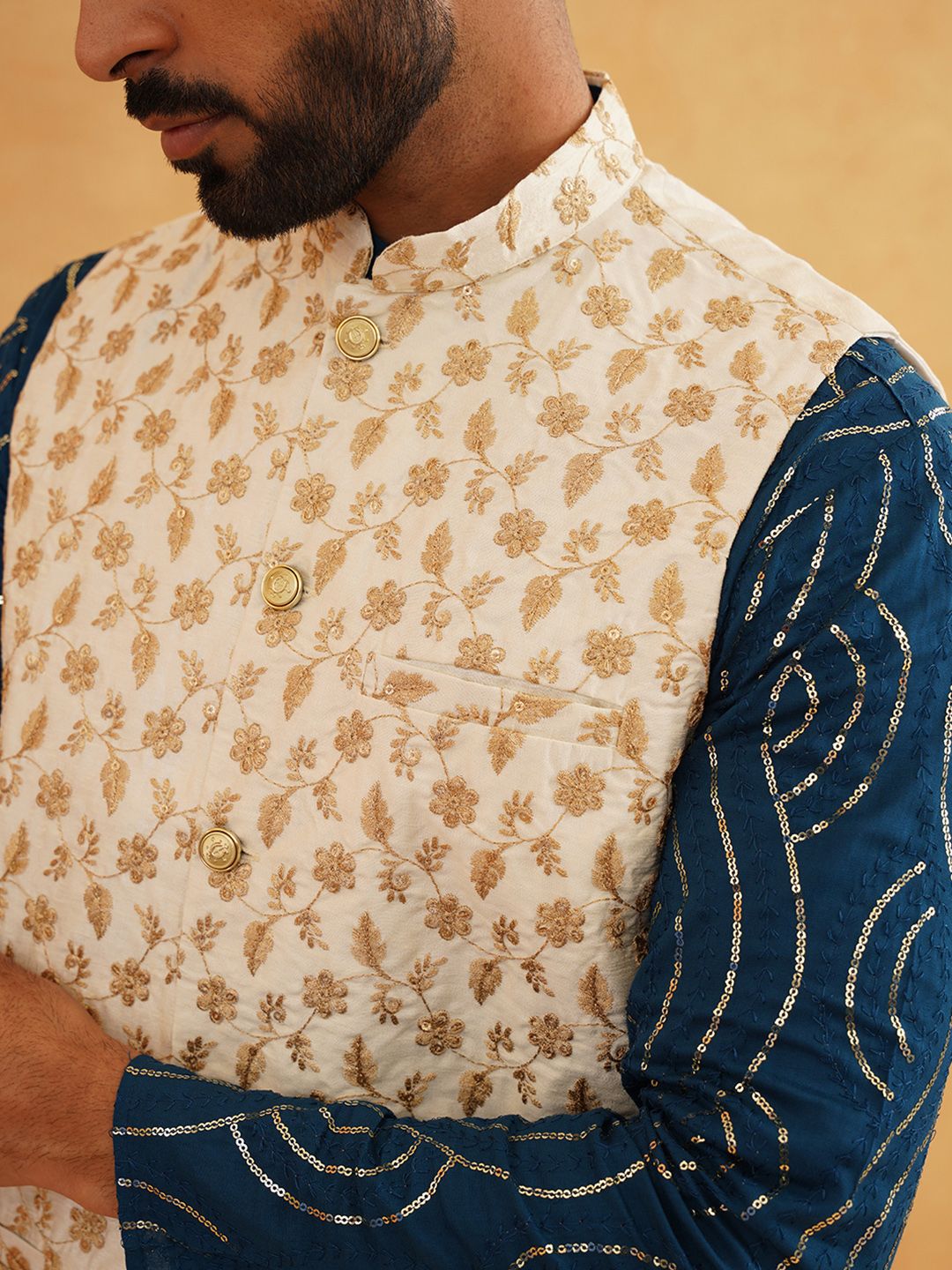 SOJANYA Men Leheriya Embroidered Sequinned Pure Cotton Kurta With Churidar & Nehru Kurta