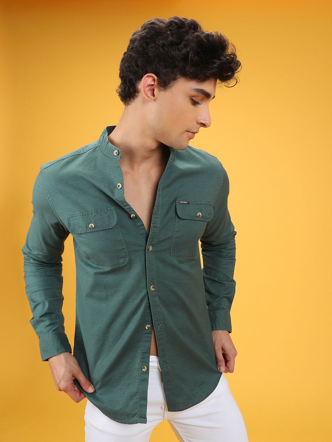 The Indian Garage Co Men Green Solid Casual Shirt