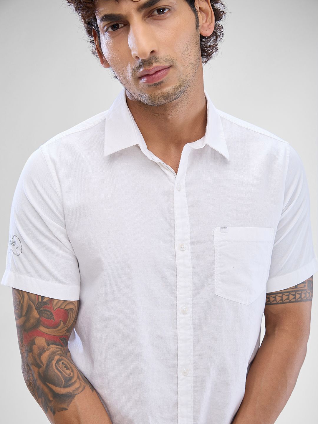 SPYKAR Men Solid Spread Collar Slim Fit Casual Shirt