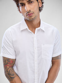 SPYKAR Men Solid Spread Collar Slim Fit Casual Shirt