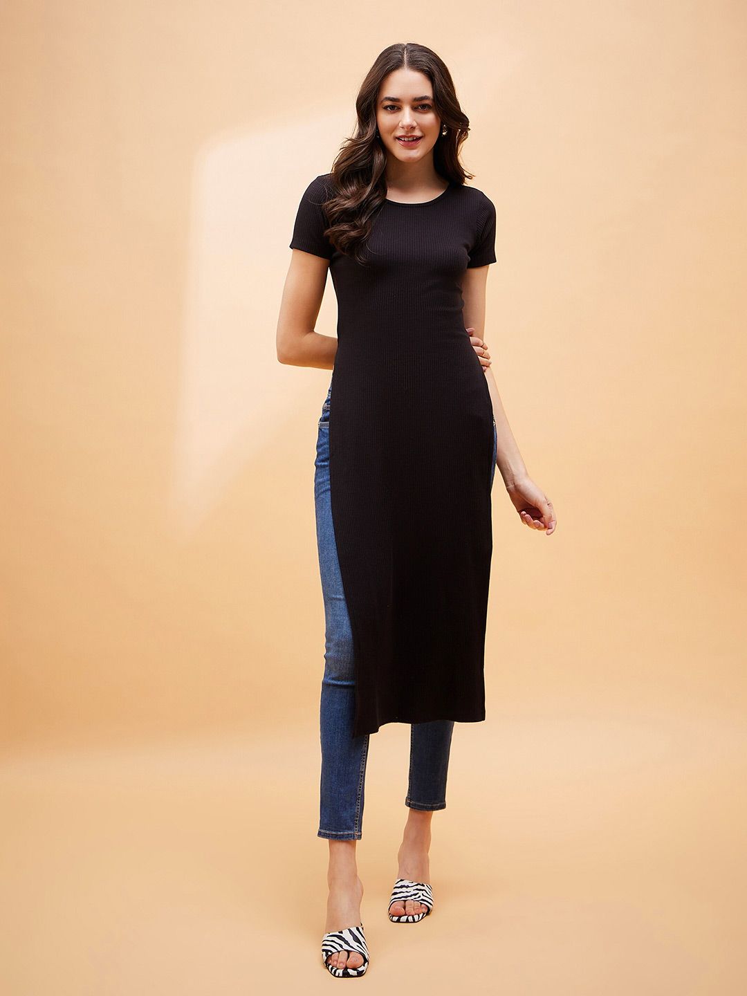 SASSAFRAS BASICS Round Neck Cotton Longline Top