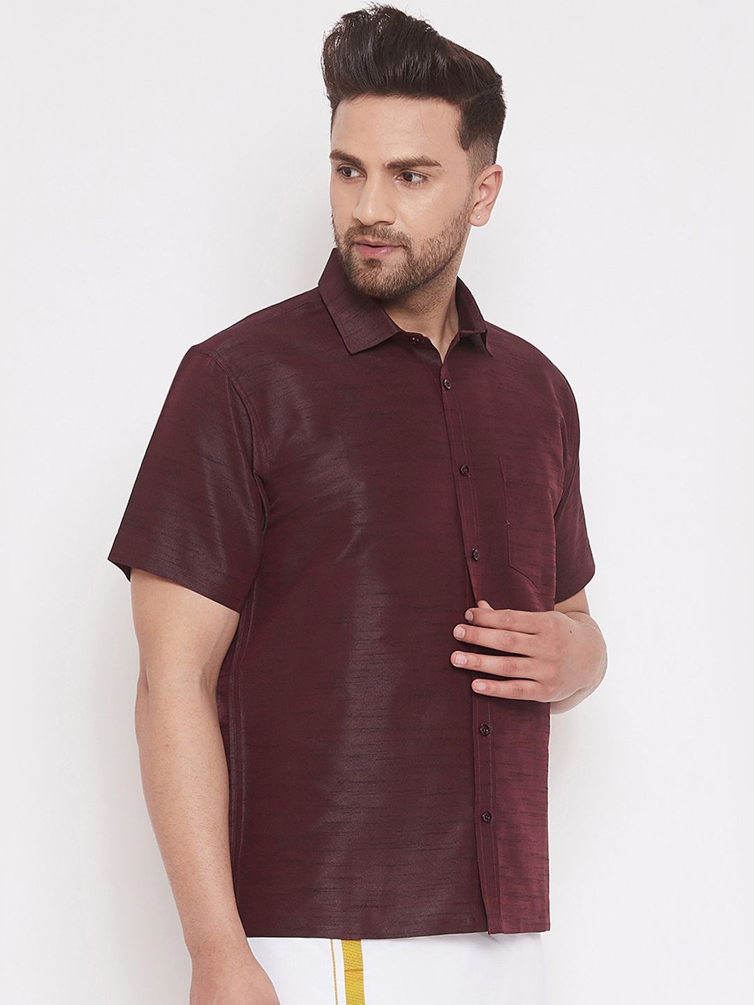 VASTRAMAY Men Burgundy Regular Fit Solid Casual Shirt