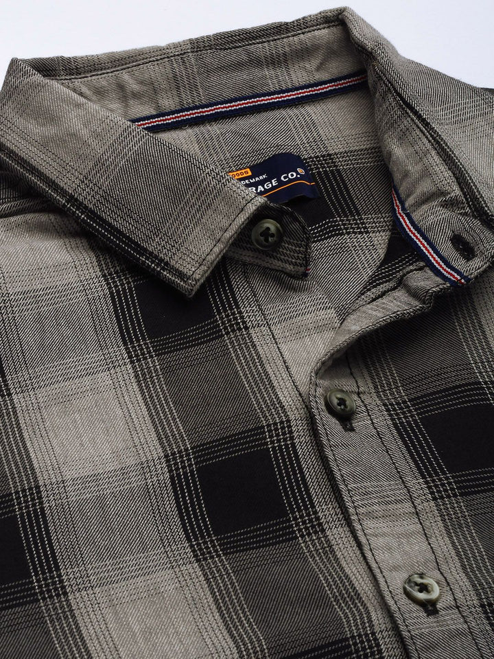 The Indian Garage Co Men Black & White Buffalo Checks Checked Cotton Casual Shirt