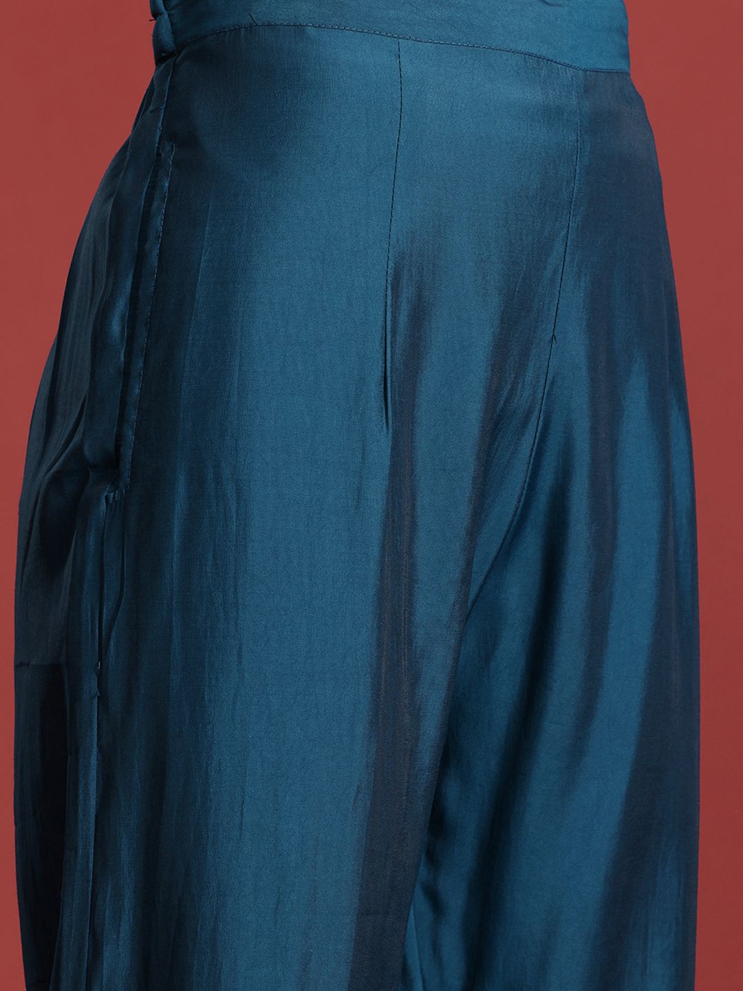 Indo Era Women Floral Embroidered Thread Work Kurta with Trousers & With Dupatta
