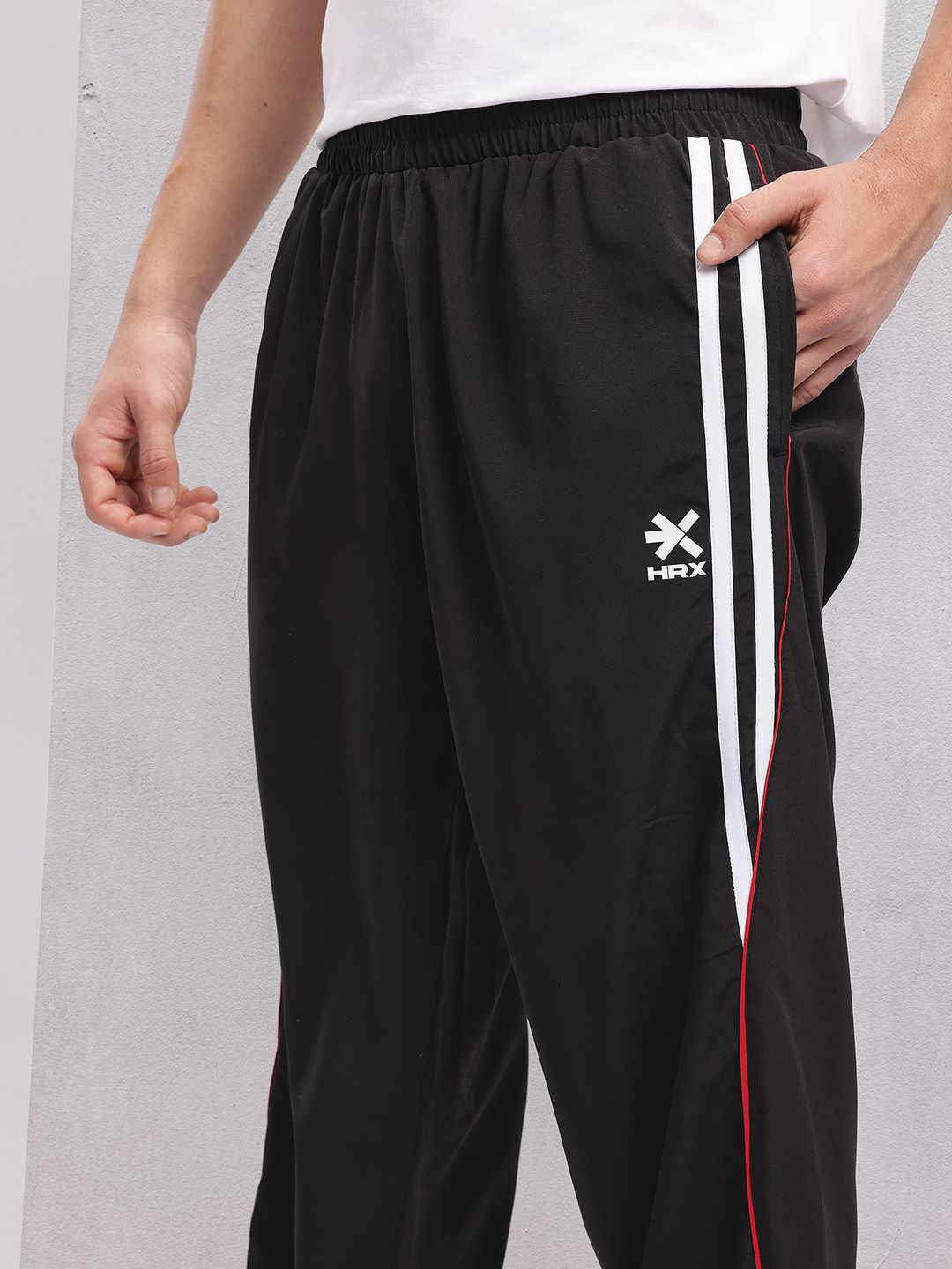 HRX by Hrithik Roshan Men Side Striped Joggers