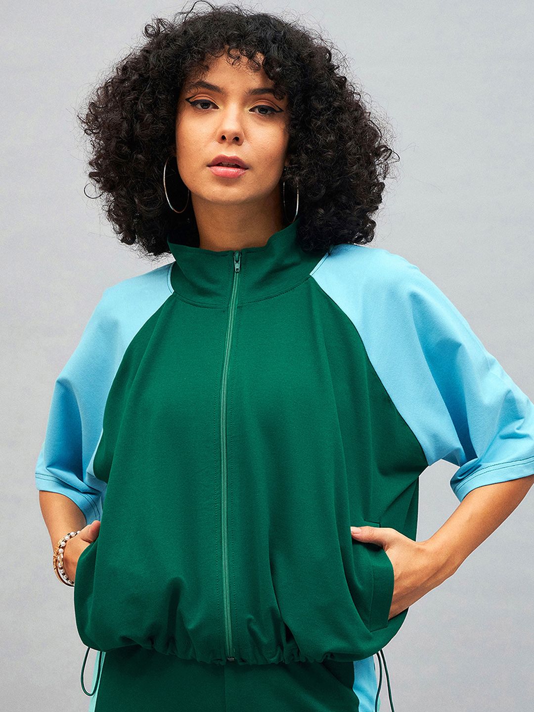 SASSAFRAS Colourblocked Mock Collar Sporty Jacket
