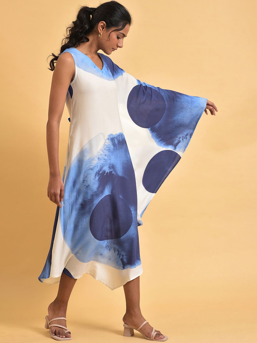 W Blue & White Tie and Dye Dyed Batwing Sleeve A-Line Midi Dress