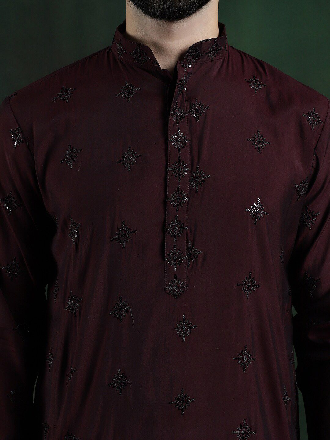 SOJANYA Ethnic Motifs Embroidered Mandarin Collar Sequinned Straight Kurta