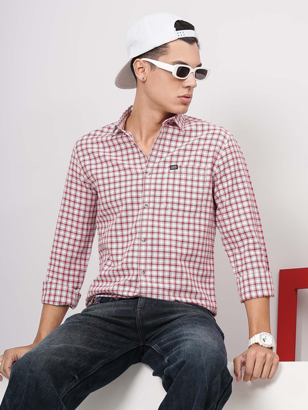 The Indian Garage Co Men White & Red Slim Fit Checked Casual Shirt