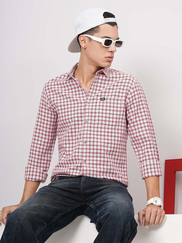 Garage Co Indian Lelaki Putih & Merah Slim Fit memeriksa baju kasual