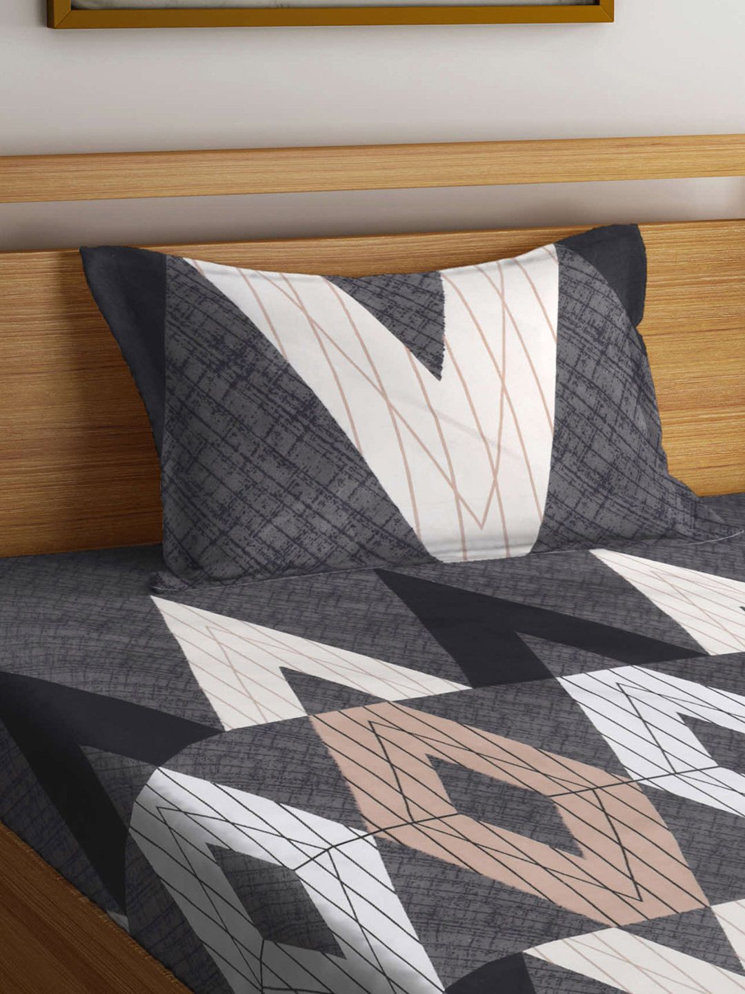 KLOTTHE Grey & White Geometric Printed 300 TC Fitted Single Bedsheet & Pillow Cover