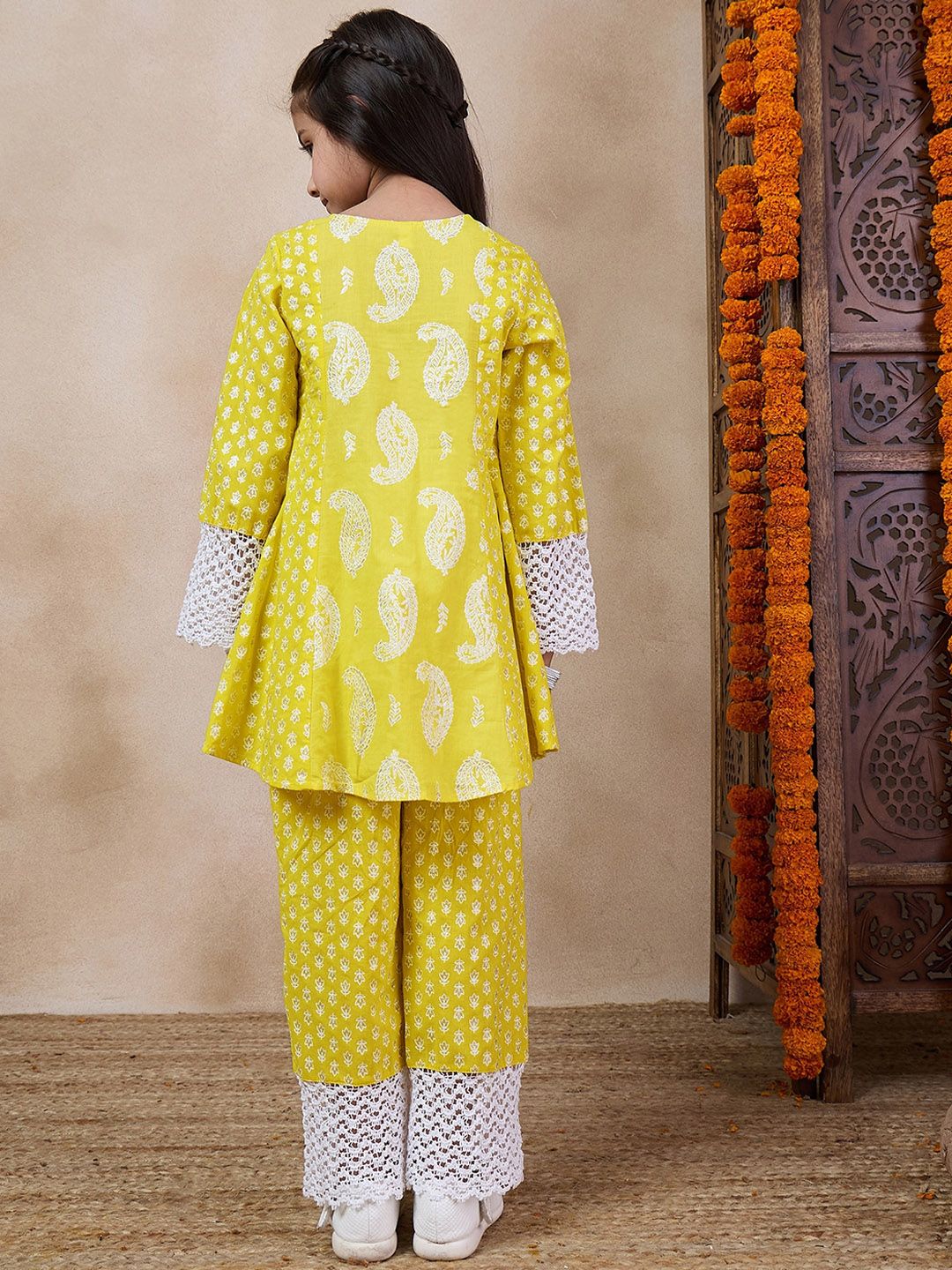 pspeaches Girls Paisley Printed Tie-Up Neck A-Line Kurta With Trousers