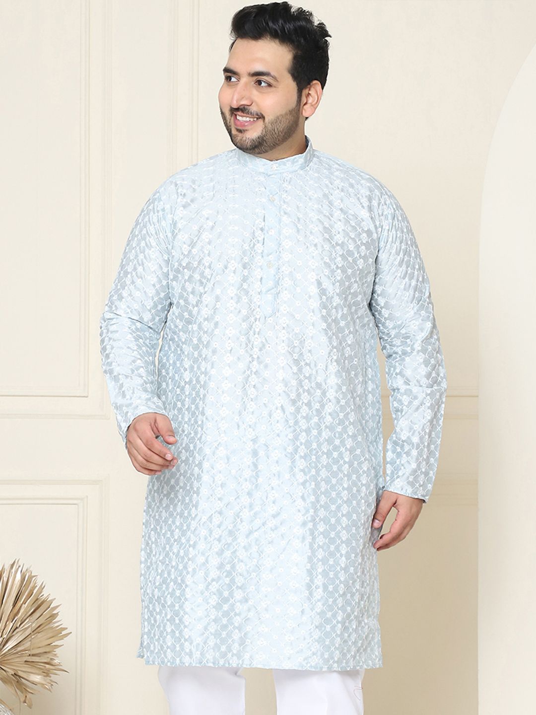 SOJANYA PLUS Men Grey & White Chikankari Embroidered Kurta