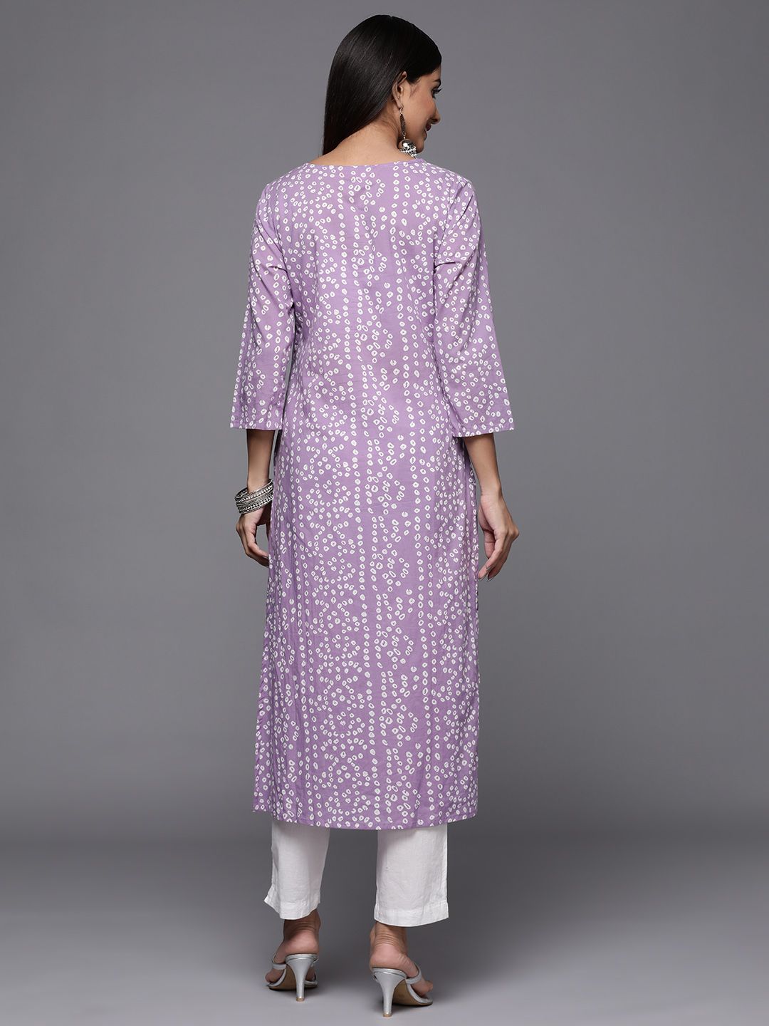 Varanga Women Lavender & White Bandhani Printed Gotta Patti Cotton Straight Kurta