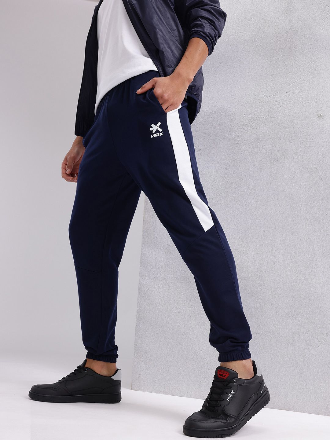 HRX by Hrithik Roshan Men Solid Joggers With Contrast Panel