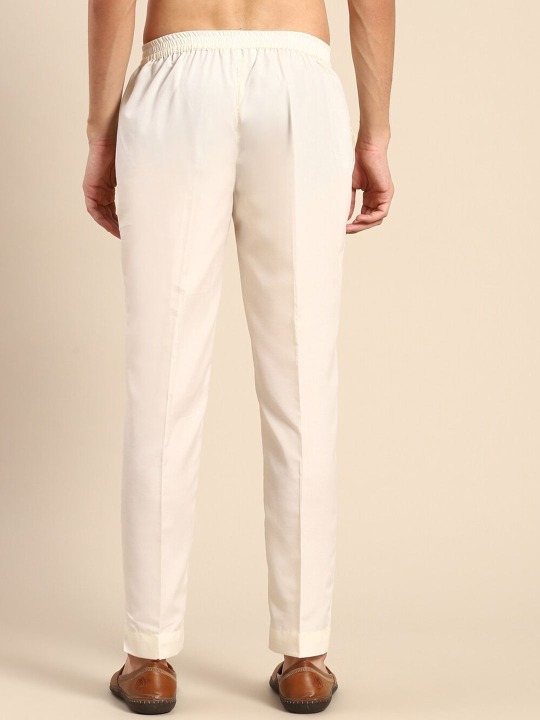 KISAH Men Relaxed Straight Leg Mid-Rise Cotton Pleated Trousers