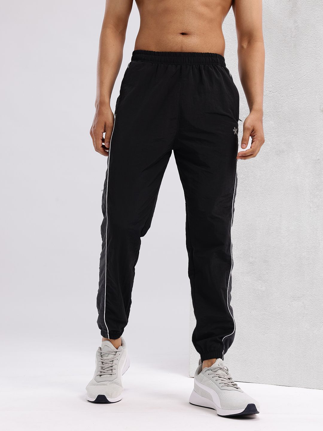 HRX by Hrithik Roshan Men Contrast Stitching Mid-Rise Rapid-Dry Running Joggers