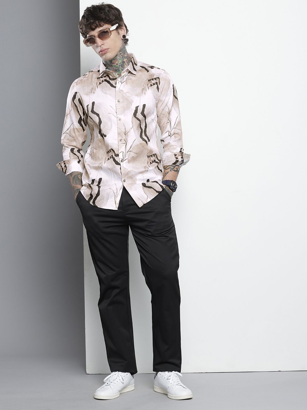 The Indian Garage Co Slim Fit Floral Printed Casual Shirt