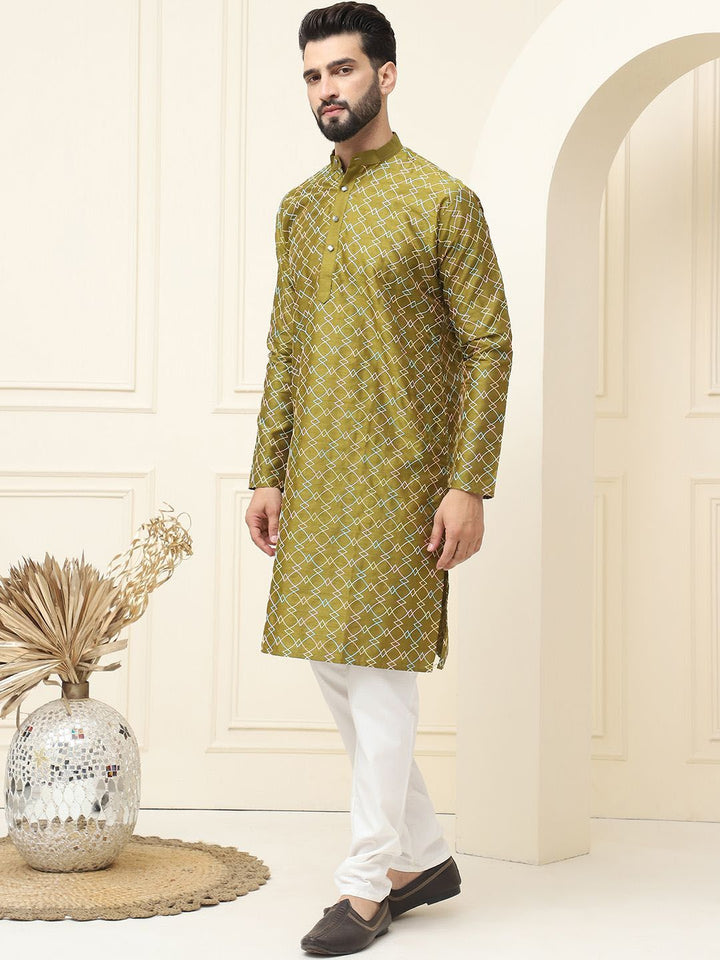 SOJANYA Geometric Embroidered Regular Cotton Silk Kurta With Pyjama